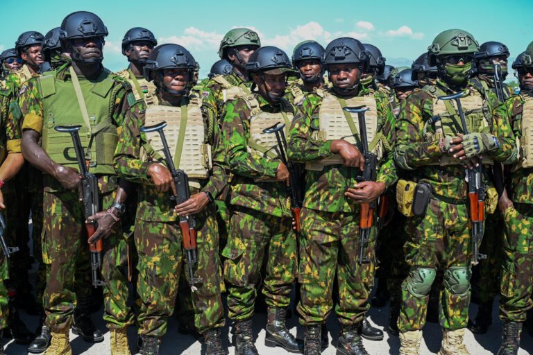 300 nouveaux policiers kényans arrivent à Port-au-Prince