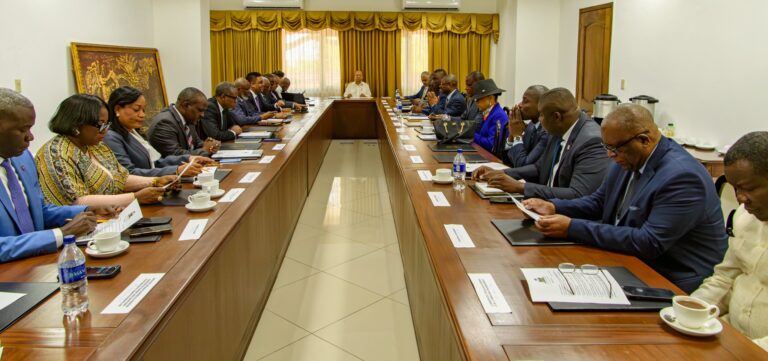 Le pouvoir apporte des changements dans les délégations départementales