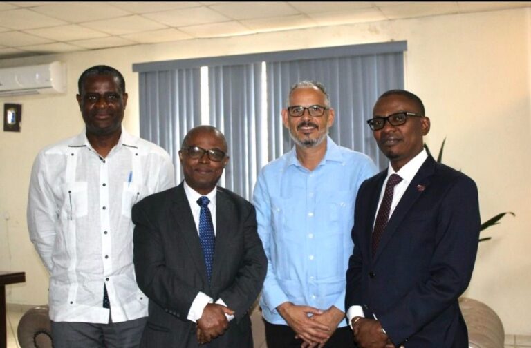 Le Premier Ministre félicite la performance de la Douane 