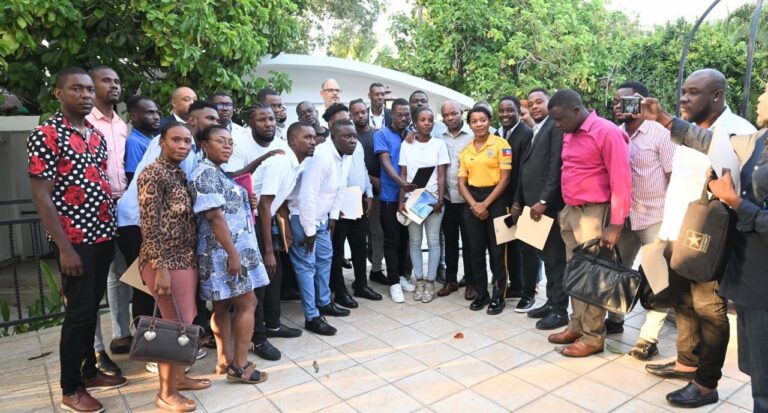 Camps de déplacés: Un appel à une réponse plus humaine