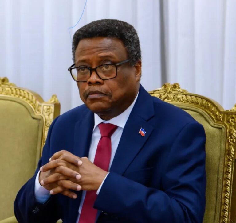 Fritz Jean est sur une île. Premier épisode