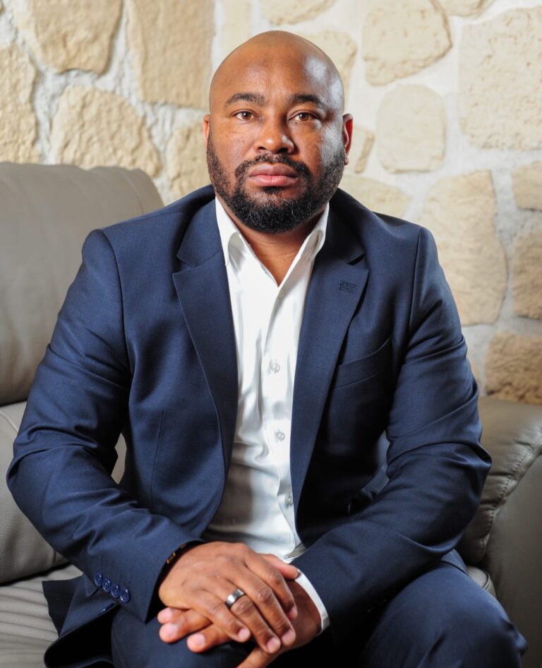 L’écrivain Etienne Jean sera reçu à la Maison de l’Amérique latine pour le lancement de son livre