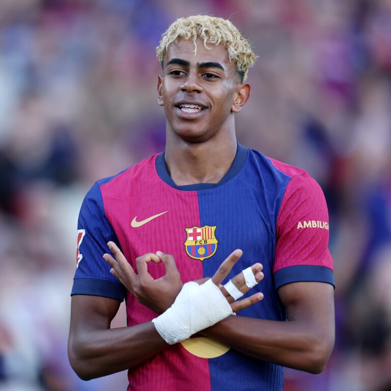 Le candidat au Ballon d’Or 2025 fait la fête ce soir.