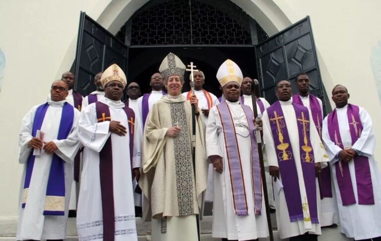 « Il est encore temps d’éviter l’irréparable » : les évêques catholiques s’alarment de la crise haïtienne et interpellent sur l&rsquo;avant-projet de Constitution de 2025