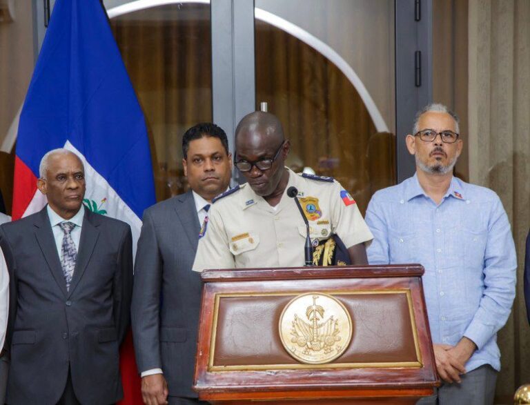 Haïti danse une valse à mille temps de chefs de police pour un même refrain