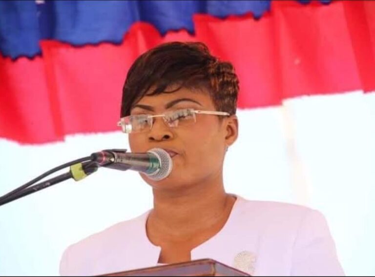 Détention prolongée de Rosemila Petit-Frère : des voix s’élèvent pour sa libération