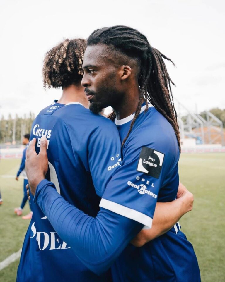 Jean-Kévin Duverne fait ses débuts avec le KAA Gent