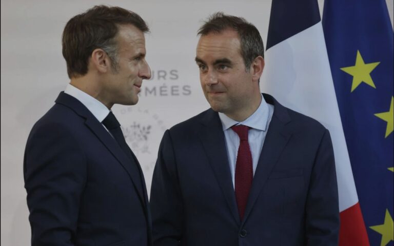 Macron acculé : après l’échec Lecornu, la Ve République en apnée