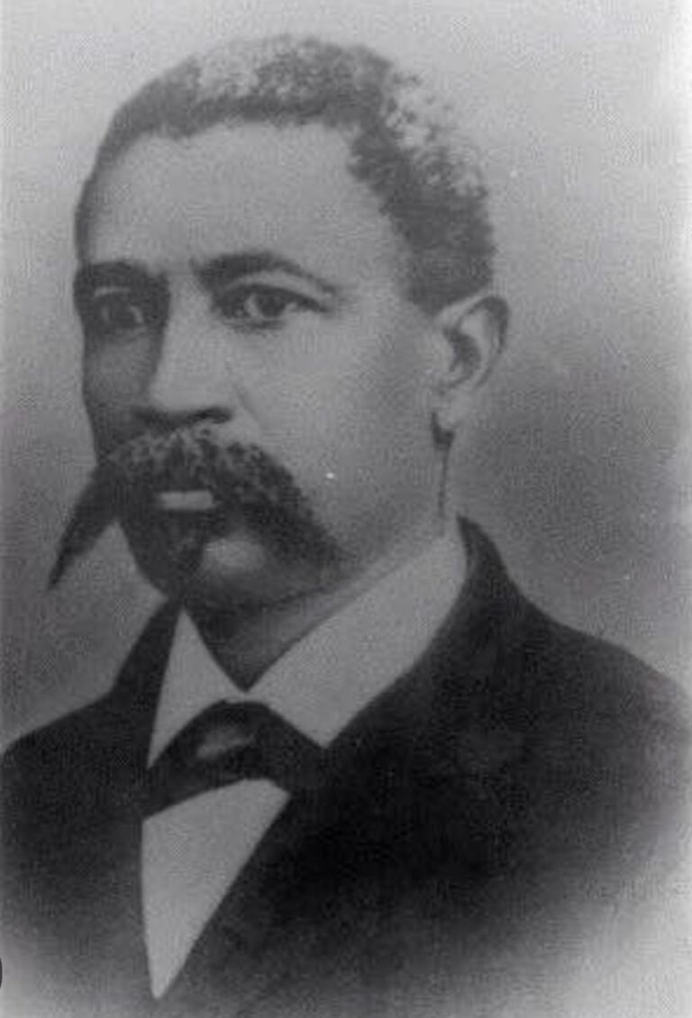 PREFACE « L’histoire n’existe pas ; il n’y a que la biographie. »                                                                 (Emerson)