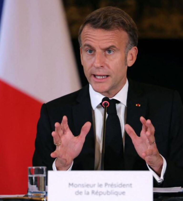 “La France face à elle-même : la fragilité intérieure d’une puissance en quête de cohérence mondiale”.-