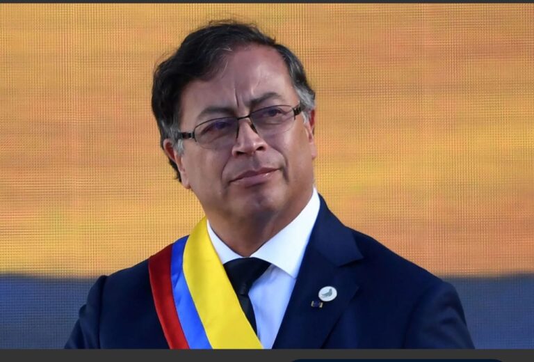 Sanctions américaines: le président colombien Gustavo Petro privé de son salaire