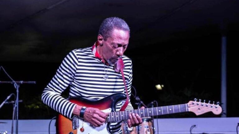 𝐃𝐚𝐝𝐨𝐮 𝐩𝐚𝐬𝐬𝐞 𝐥𝐞 𝐪𝐮𝐚𝐢