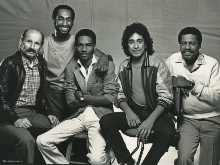 𝐋’𝐞𝐬𝐭𝐡é𝐭𝐢𝐪𝐮𝐞 « 𝐄𝐬𝐩𝐚𝐜𝐞 é𝐦𝐨𝐭𝐢𝐨𝐧 » 𝐝𝐚𝐧𝐬 𝐥’𝐚𝐫𝐜𝐡𝐢𝐭𝐞𝐜𝐭𝐮𝐫𝐞 𝐦𝐮𝐬𝐢𝐜𝐚𝐥𝐞 𝐝𝐞 𝐖𝐞𝐚𝐭𝐡𝐞𝐫 𝐑𝐞𝐩𝐨𝐫𝐭