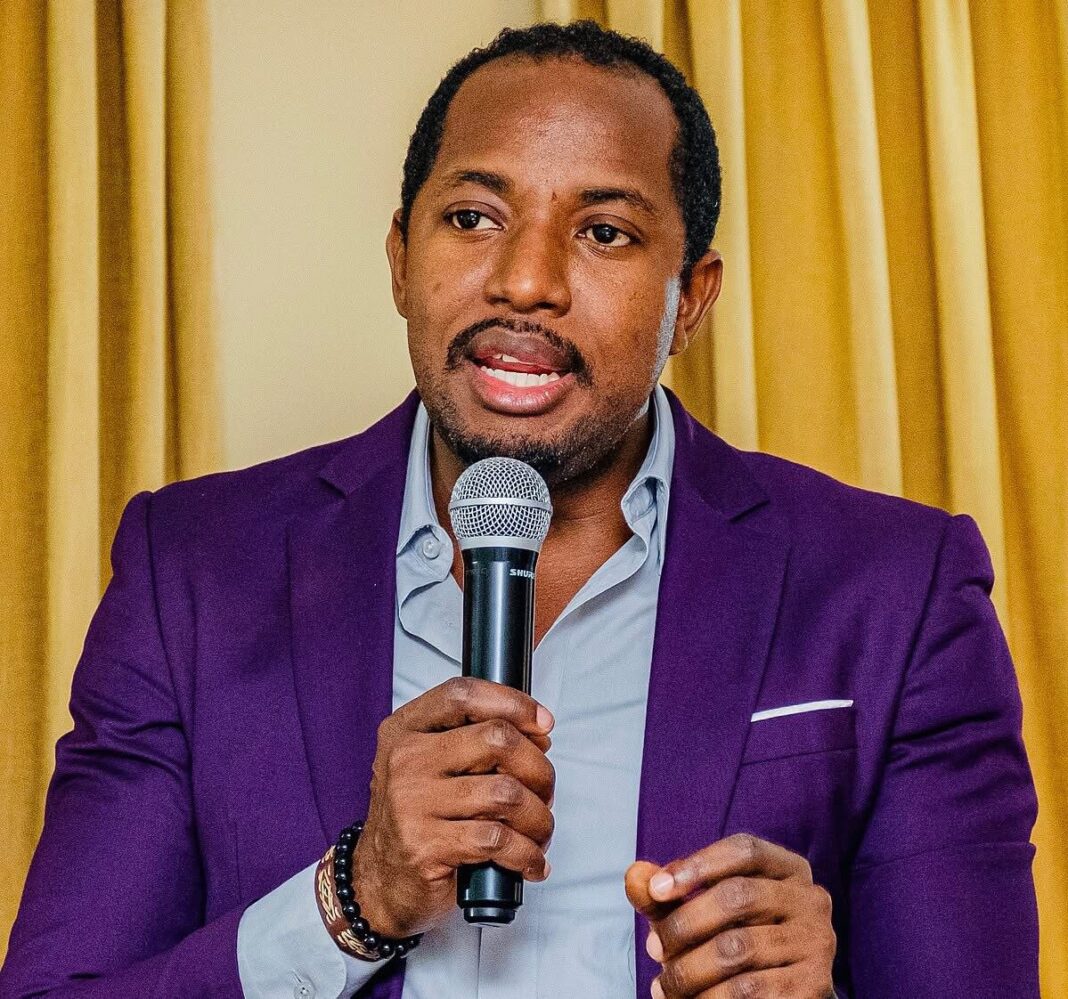 𝐂𝐮𝐥𝐭𝐮𝐫𝐞 𝐝𝐞 𝐃𝐞́𝐧𝐨𝐧𝐜𝐢𝐚𝐭𝐢𝐨𝐧 𝐧’𝐞𝐬𝐭 𝐩𝐚𝐬 𝐂𝐮𝐥𝐭𝐮𝐫𝐞 𝐏𝐨𝐥𝐢𝐭𝐢𝐪𝐮𝐞𝑃𝑎𝑟 𝐽𝑒𝑎𝑛 𝑉𝑒𝑛𝑒𝑙 𝐶𝑎𝑠𝑠𝑒́𝑢𝑠