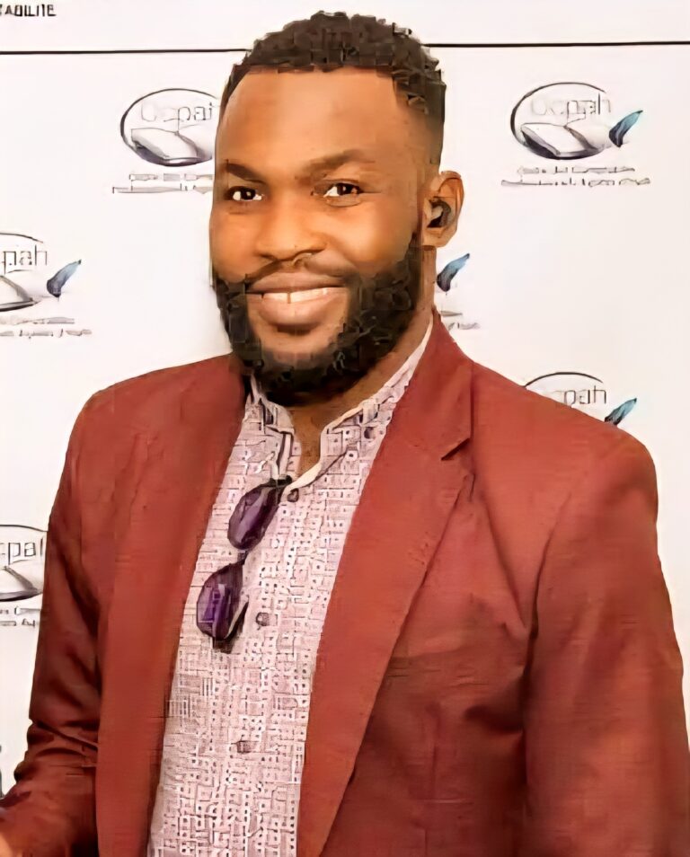 Roberson Georges dénonce les dérives du commissaire Éno Zéphirin : « La justice ne se rend pas à coups de gifles et de bottes »