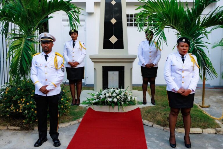 Le tremblement de terre du 12 janvier 2010 aurait été provoqué, selon MEDIC Haïti et le Mouvement Point Final