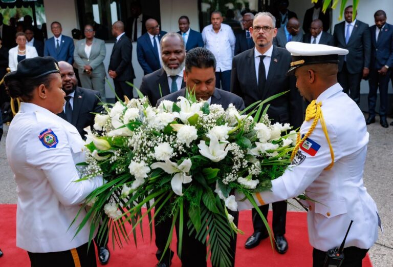 Commémoration du séisme du 12 janvier 2010 : l’État se recueille au Palais national