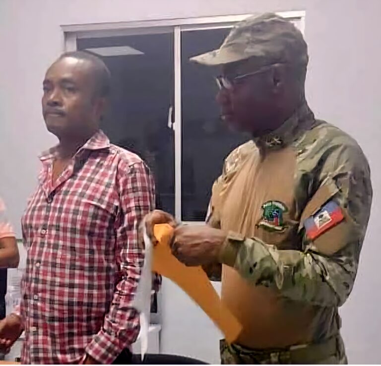 L’ancien sénateur De La Cruz arrêté en RD et remis aux autorités haïtiennes