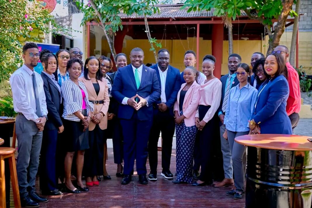 PIJE : 215 jeunes stagiaires déployés dans les institutions publiques à travers le pays