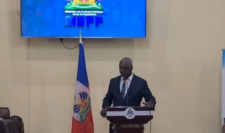Haïti –Santé: Changement à la tête de l’HUEH, Dr Lunick SANTIAGUE remplace Dr PRINCE Pierre Sonson