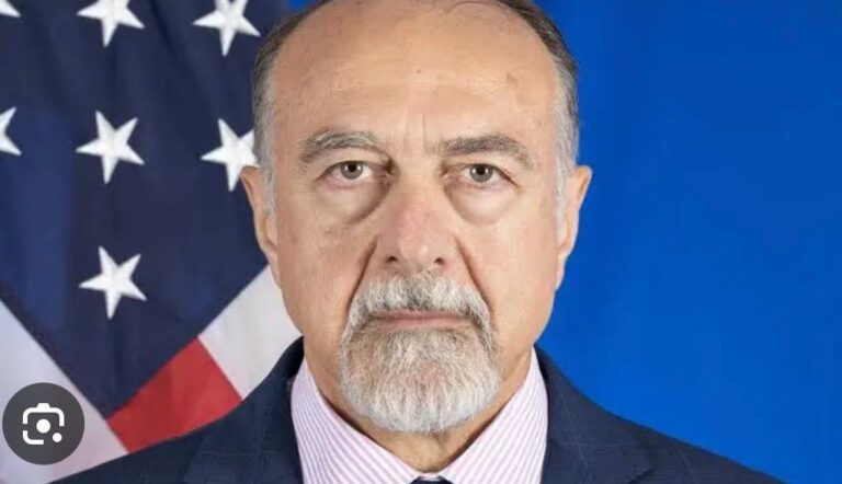 Au Congrès américain, Son Excellence Henry Wooster avance des chiffres!