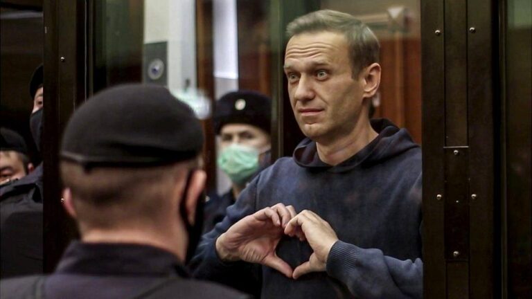 Mort d’Alexeï Navalny : Empoisonnement à la toxine, quelle vérité ?