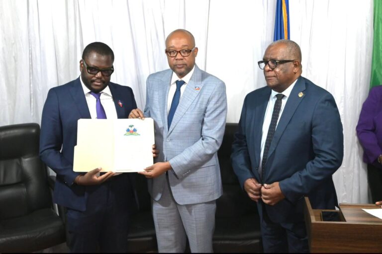 Valéry Fils-Aimé installé comme ministre de l’Environnement: prévention des risques et gouvernance climatique au cœur de ses priorités